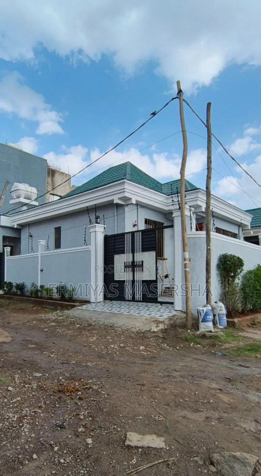 Furnished 3bdrm Villa in Yeka for sale