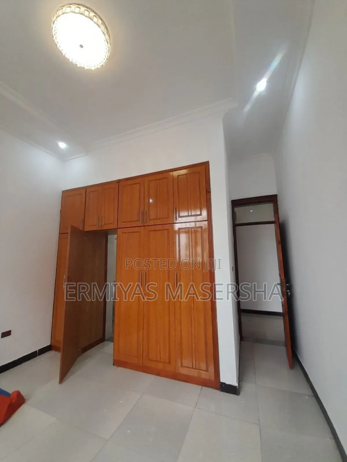 Furnished 3bdrm Villa in Yeka for sale