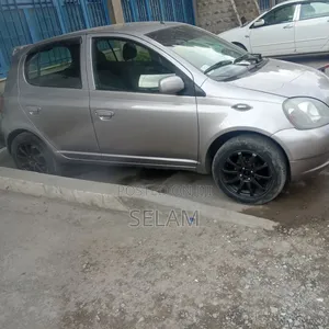 Toyota Vitz 2001 Silver