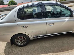 Toyota Platz 1.0 FWD 2001 Silver