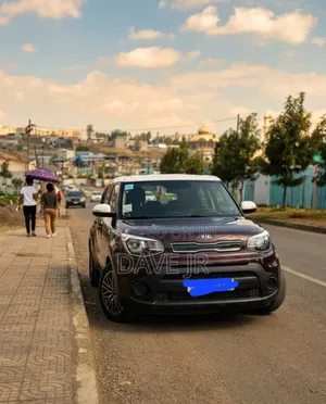 Kia Soul Base Hatchback 2017 Brown