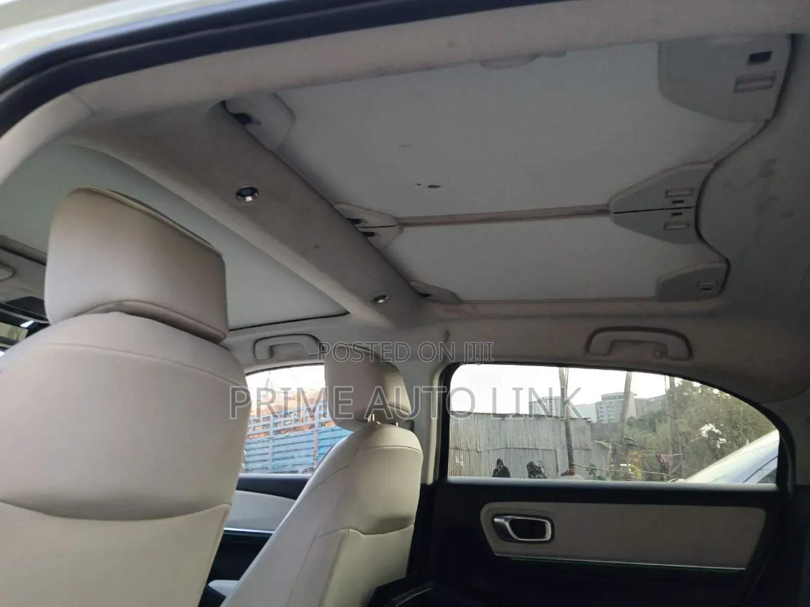 Honda e:NS1 53.6 kWh FWD 2023 Off white