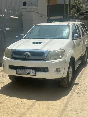 Toyota Hilux 2010 White