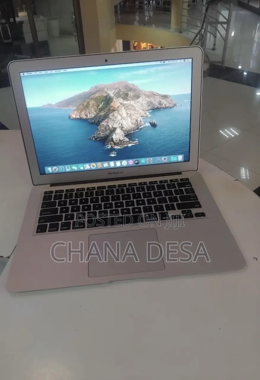 New Laptop Apple MacBook Air 2025 M4 13-inch 4GB Apple M1 Max SSD 256GB