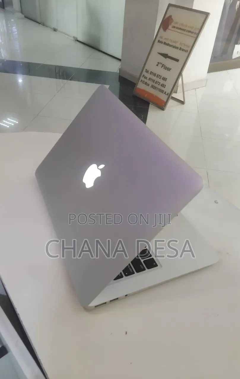 New Laptop Apple MacBook Air 2025 M4 13-inch 4GB Apple M1 Max SSD 256GB