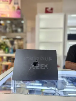 New Apple MacBook Pro 2023 M3 14-inch 18GB Apple M3 Pro SSD 512GB