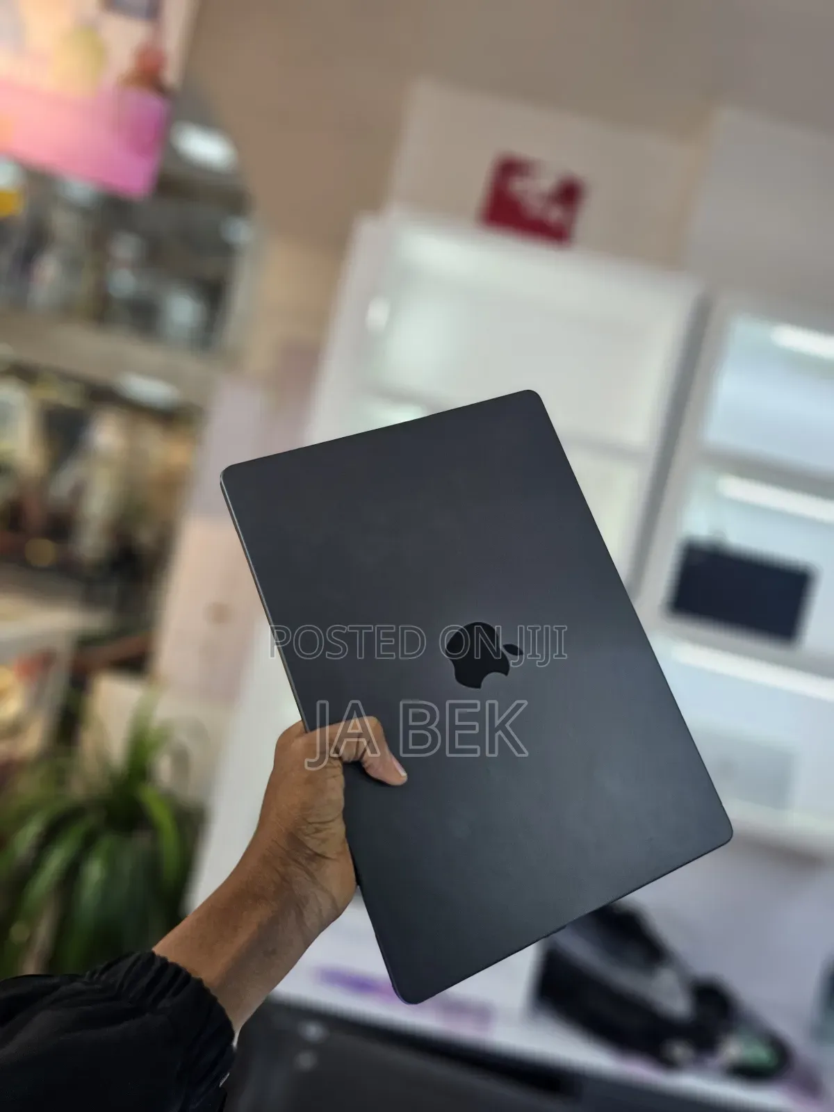 New Apple MacBook Pro 2023 M3 14-inch 18GB Apple M3 Pro SSD 512GB