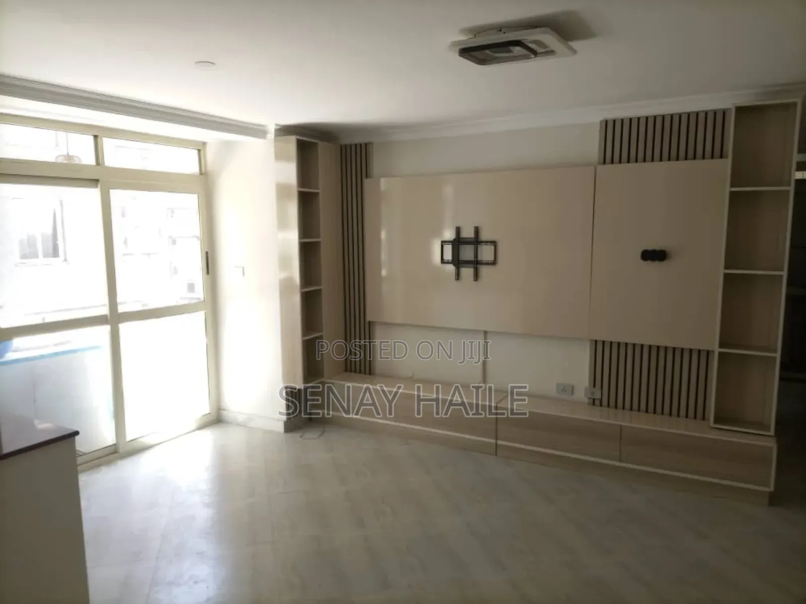 2bdrm Condo in ቱሪስት መገናኛ, Bole for sale