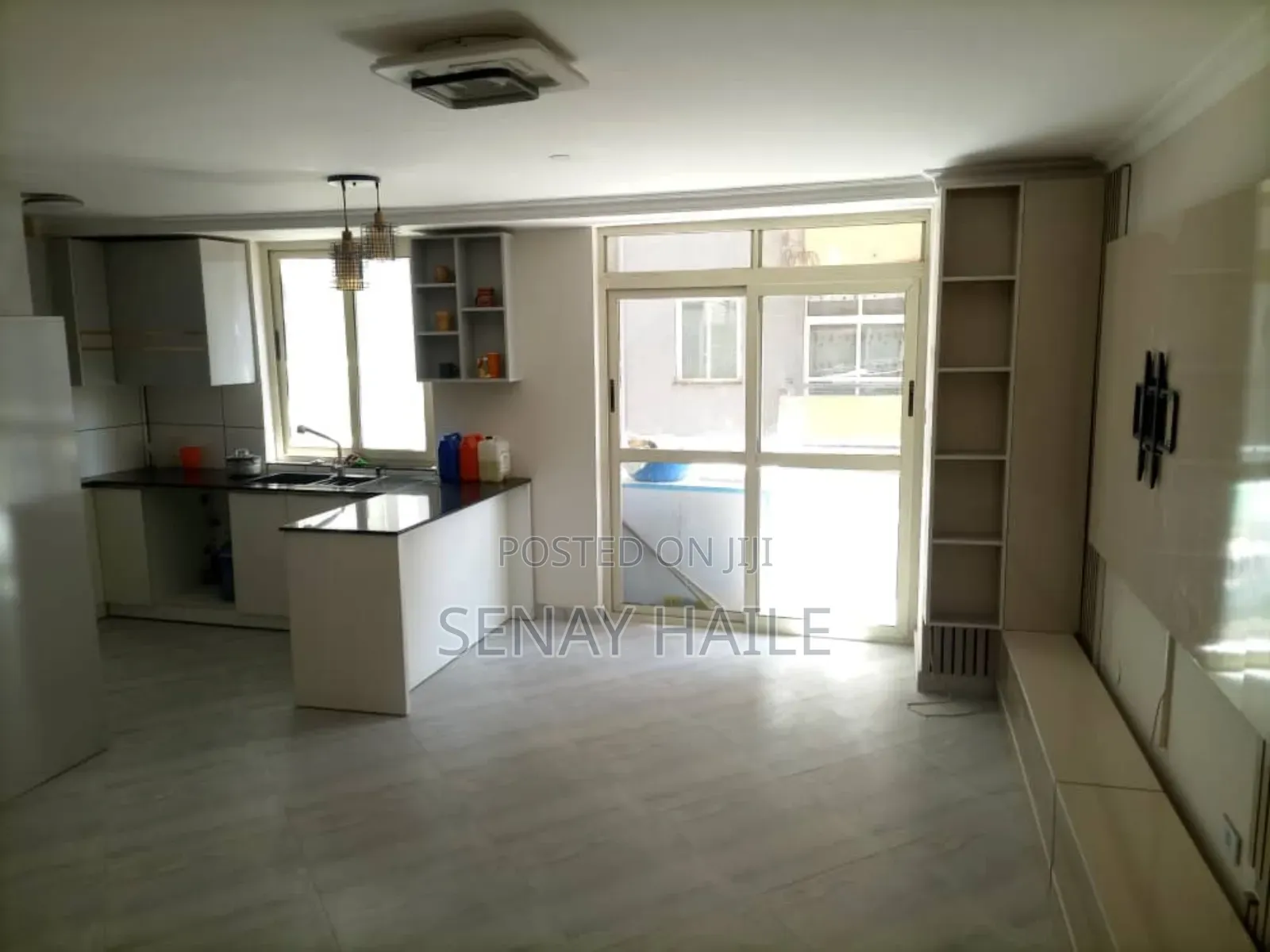 2bdrm Condo in ቱሪስት መገናኛ, Bole for sale