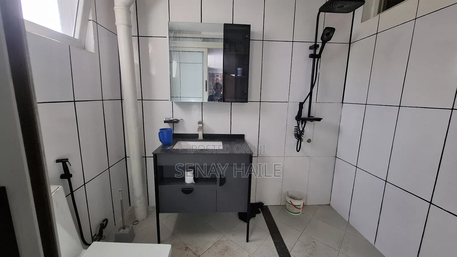 2bdrm Condo in ቱሪስት መገናኛ, Bole for sale