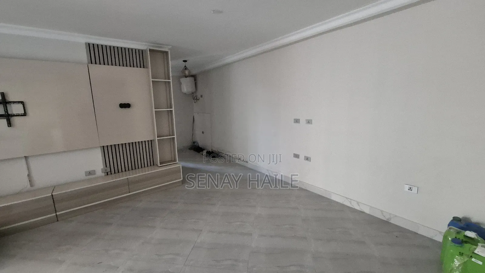 2bdrm Condo in ቱሪስት መገናኛ, Bole for sale