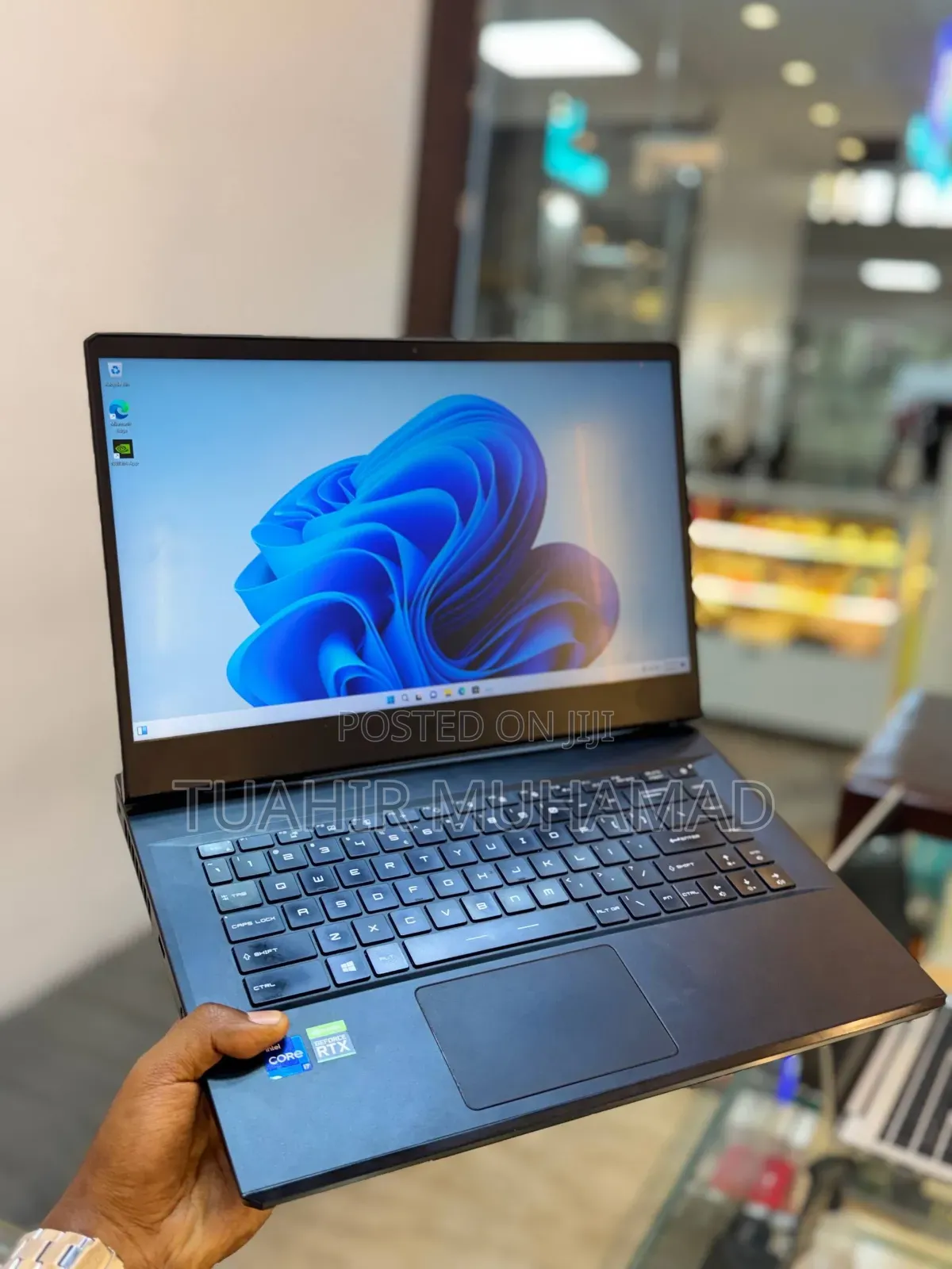 New Laptop MSI Katana 15 16GB Intel Core i7 SSD 512GB