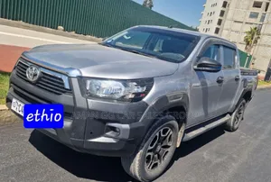 Toyota Hilux 2021 Silver