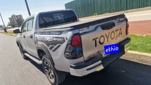 Toyota Hilux 2021 Silver