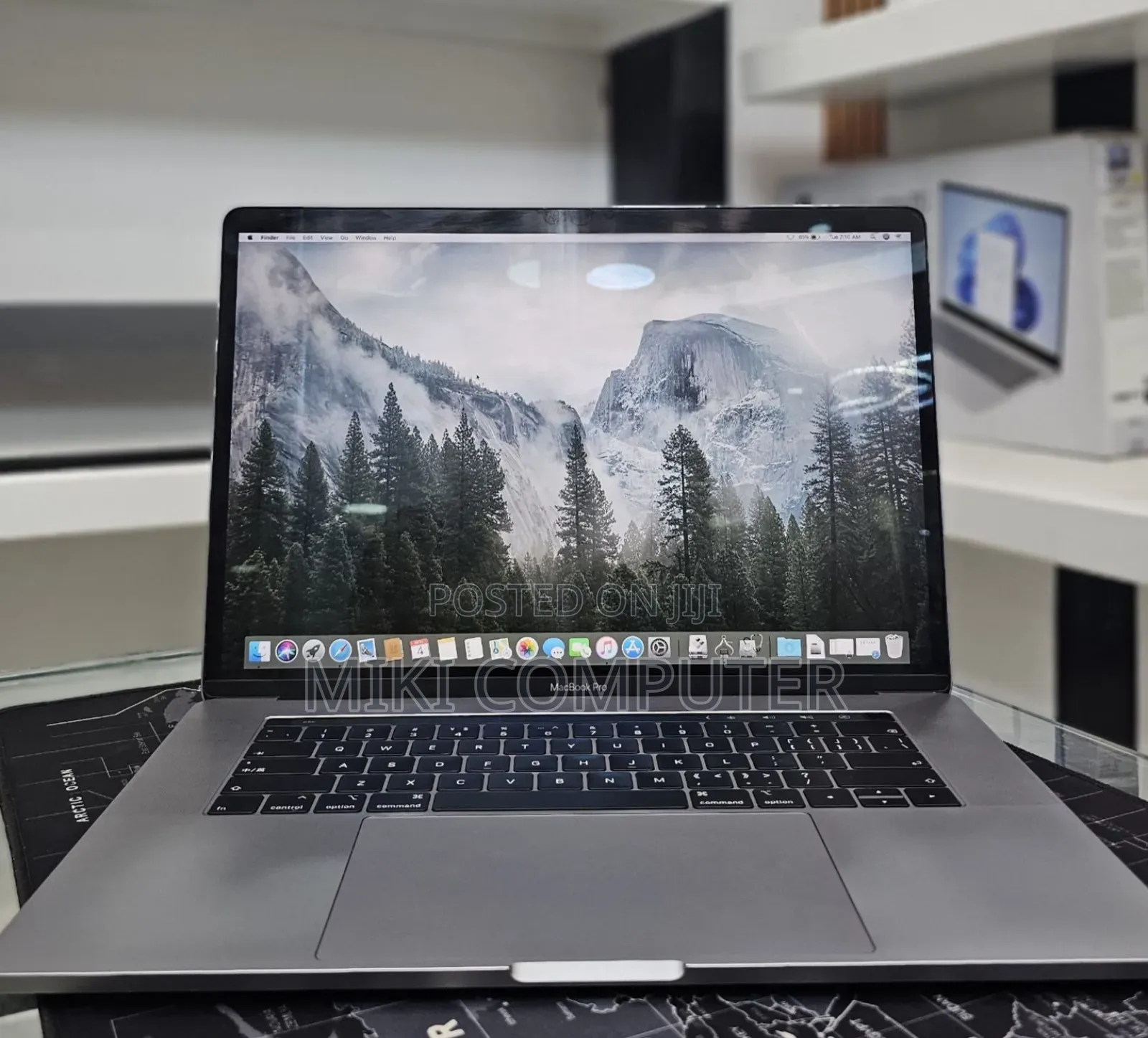 New Laptop Apple MacBook Pro 2019 16GB Intel Core i9 SSD 512GB