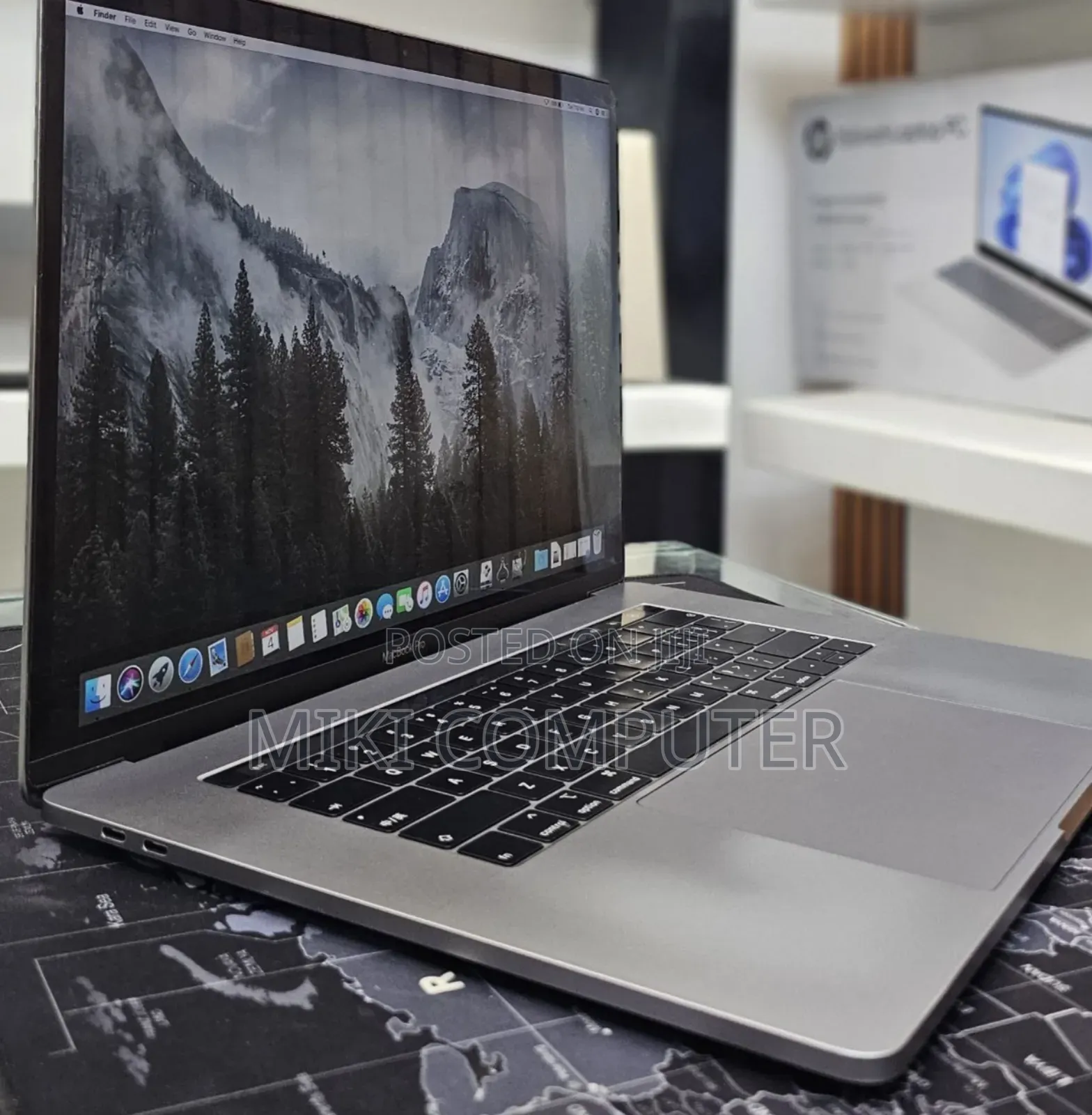 New Laptop Apple MacBook Pro 2019 16GB Intel Core i9 SSD 512GB