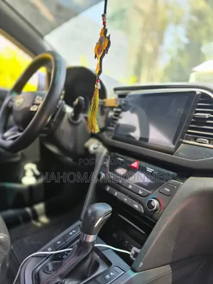 Hyundai Avante 2017 Blue