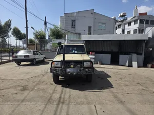 Toyota Land Cruiser 2020 Gold