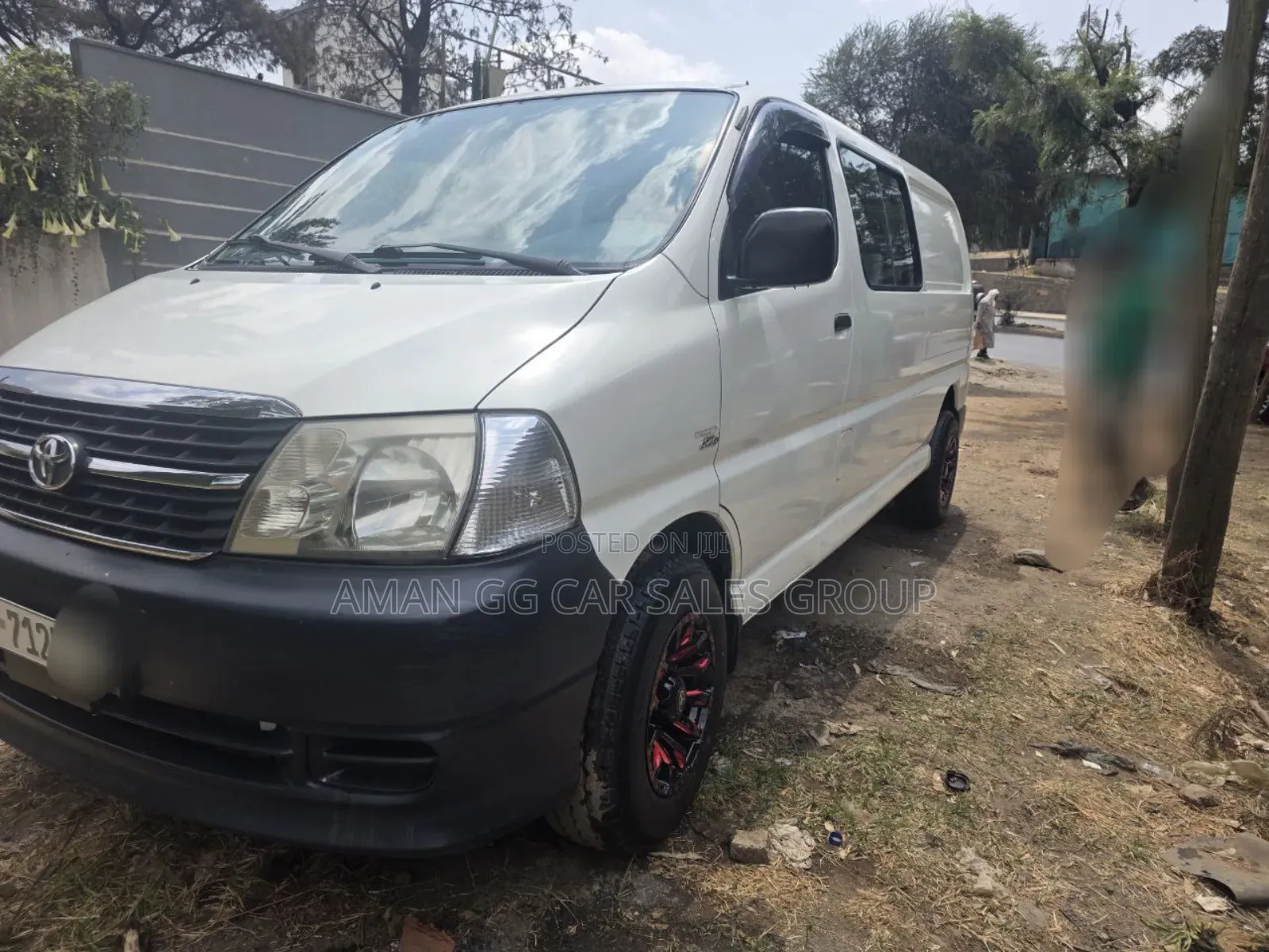 Toyota HiAce 2011 Yellow