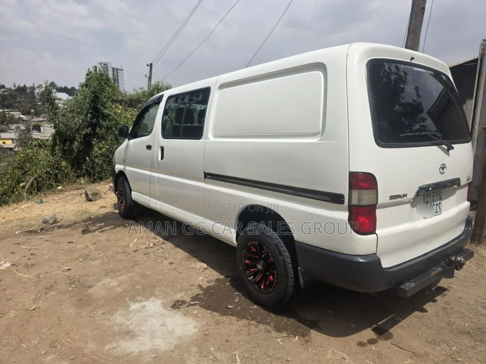 Toyota HiAce 2011 Yellow