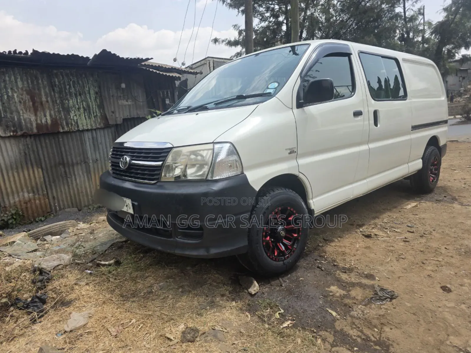 Toyota HiAce 2011 Yellow