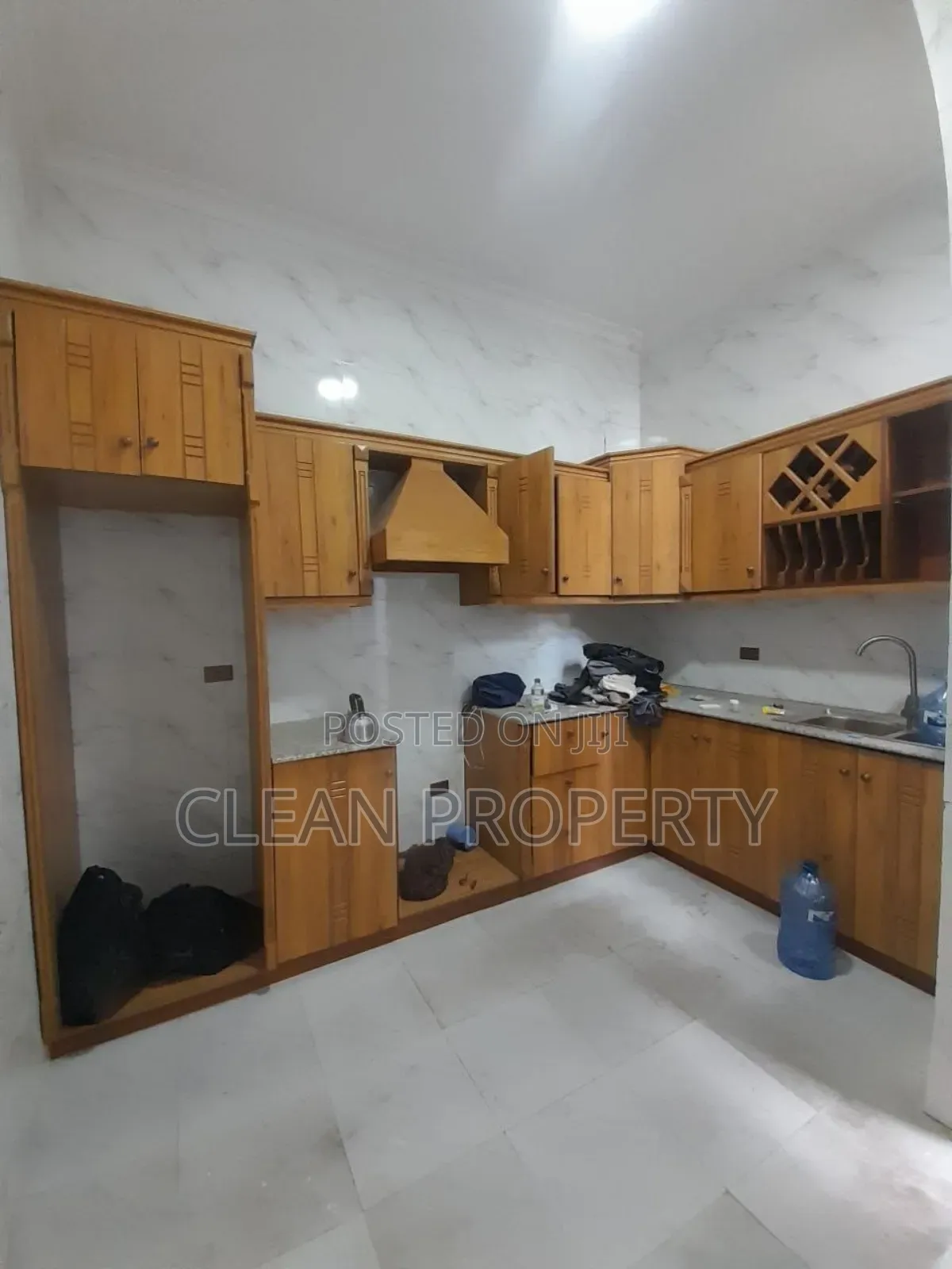 3bdrm House in Clean Property, Bole for rent
