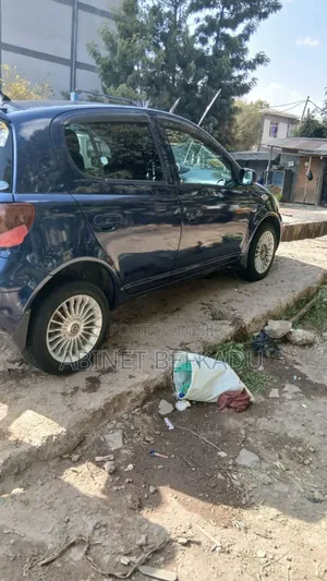 Toyota Vitz 2004 Blue