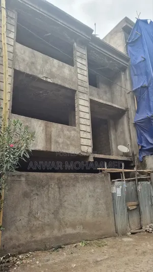 6bdrm House in Akaky Kaliti for sale