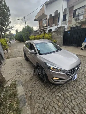 Hyundai Tucson 2019 Gold