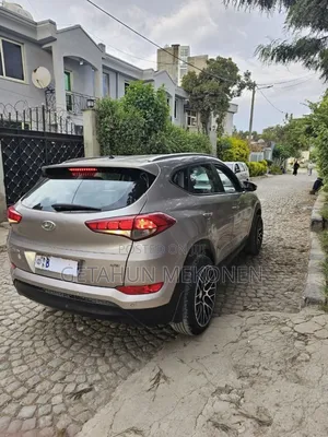 Hyundai Tucson 2019 Gold