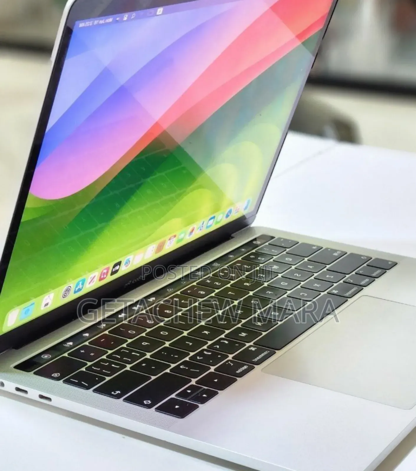 New Laptop Apple MacBook 2018 8GB Intel Core i5 SSD 256GB