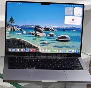 New Laptop Apple MacBook 8GB Apple M3 Pro SSD 512GB