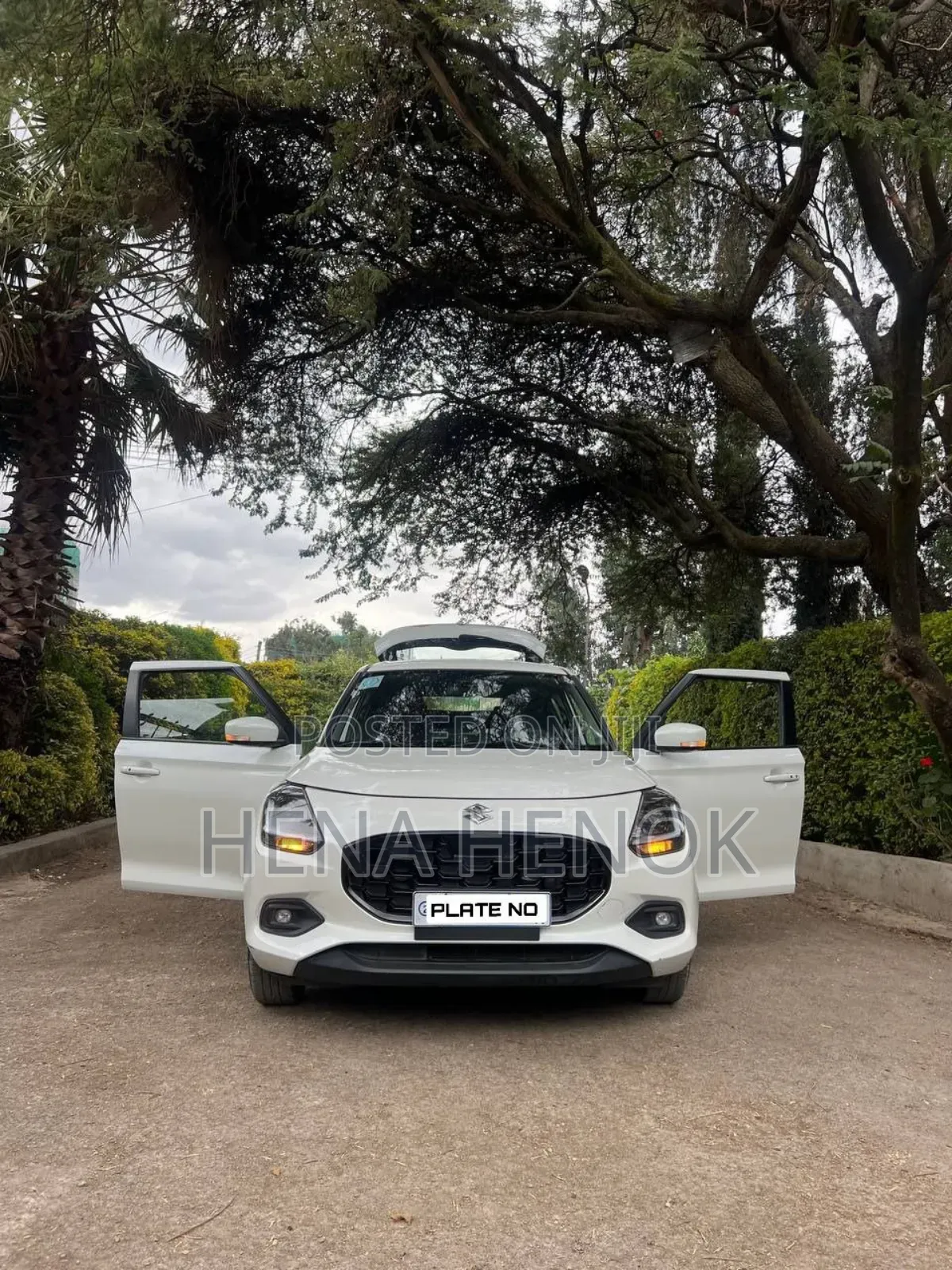 Suzuki Swift 2025 White