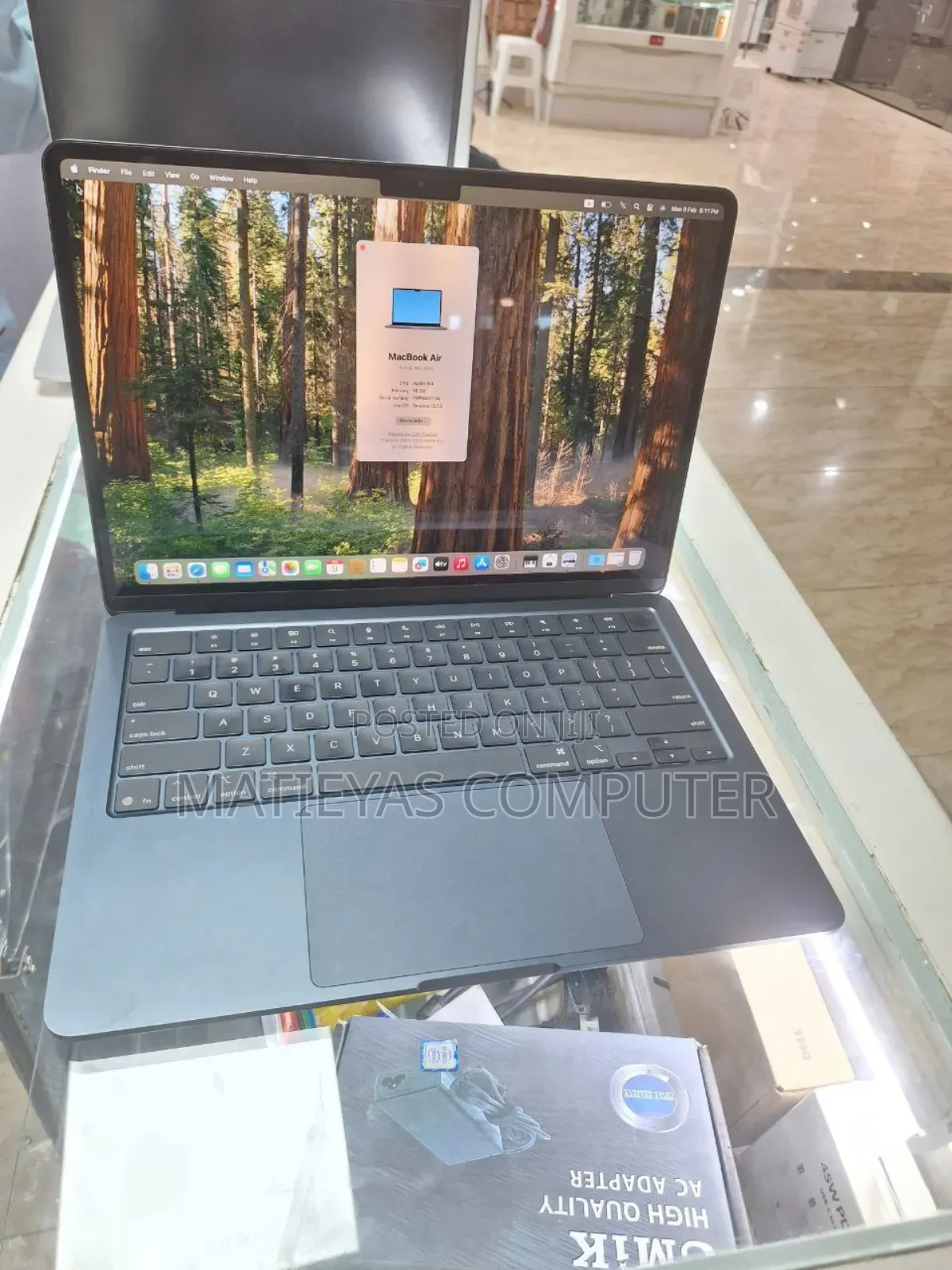 New Laptop Apple MacBook Air 2025 M4 13-inch 16GB Apple M4 SSD 256GB