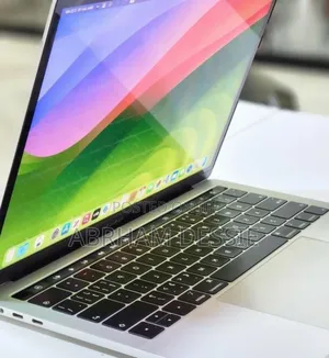 New Laptop Apple MacBook Pro 2018 8GB Intel Core i5 SSD 256GB