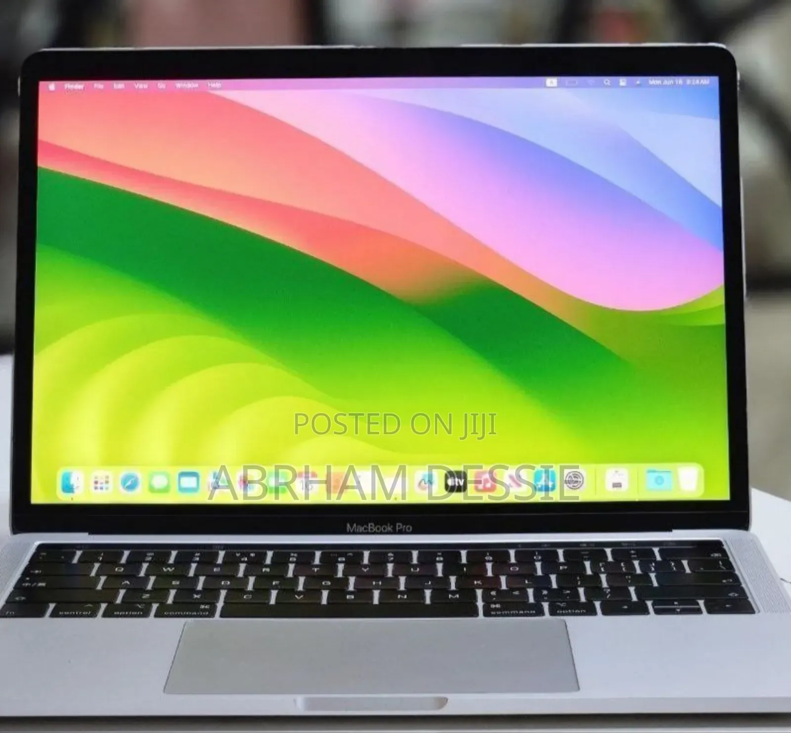 New Laptop Apple MacBook Pro 2018 8GB Intel Core i5 SSD 256GB
