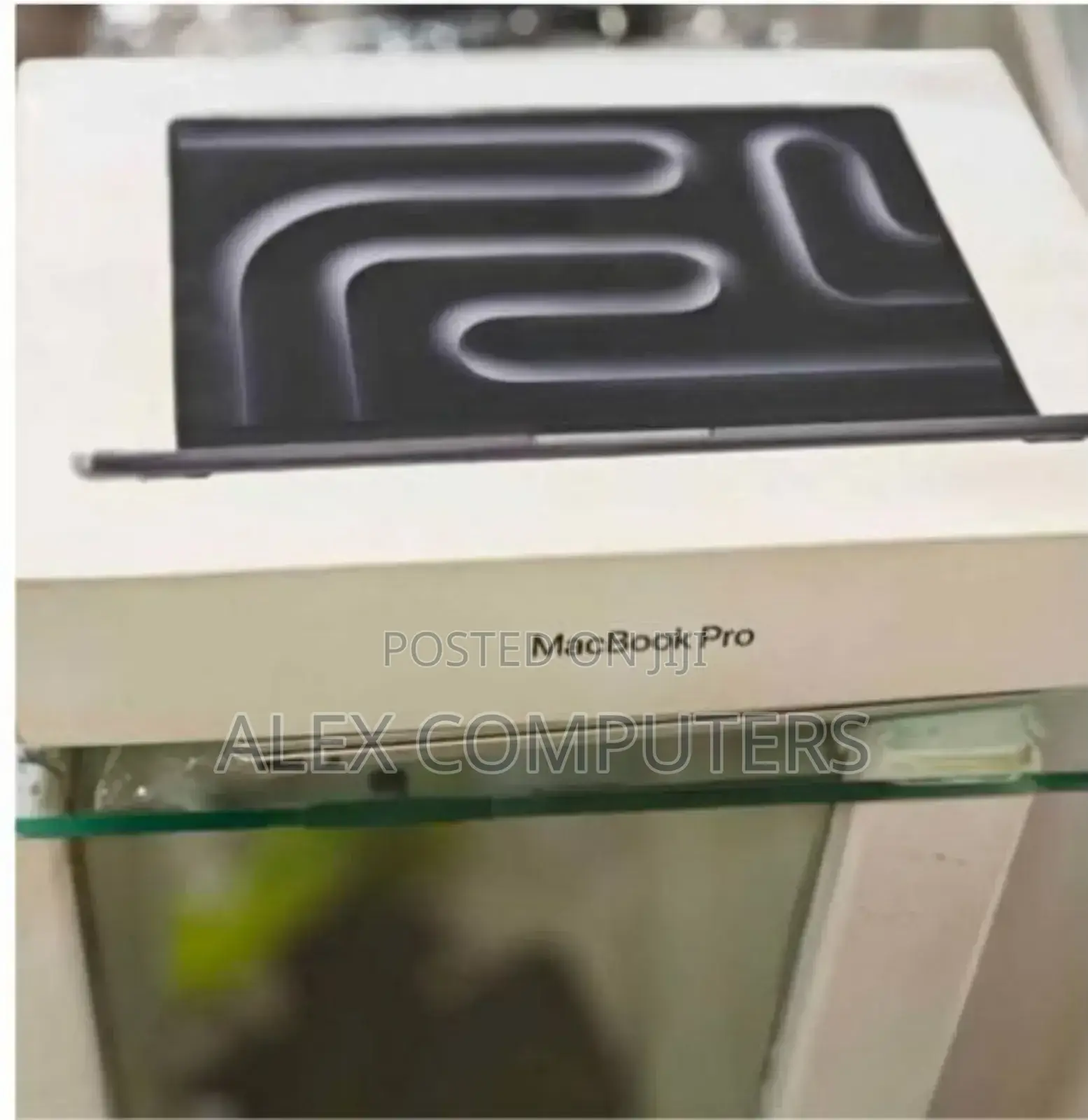 New Laptop Apple MacBook 16GB Apple M4 Pro SSD 1T