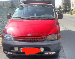 Toyota HiAce 2000 Red