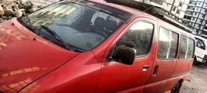 Toyota HiAce 2000 Red