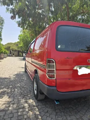 Toyota HiAce 2006 Red