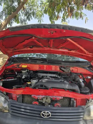 Toyota HiAce 2006 Red