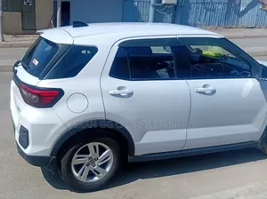 Toyota Raize 2023 White