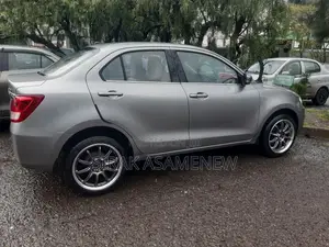 Suzuki Dzire 2022 Silver