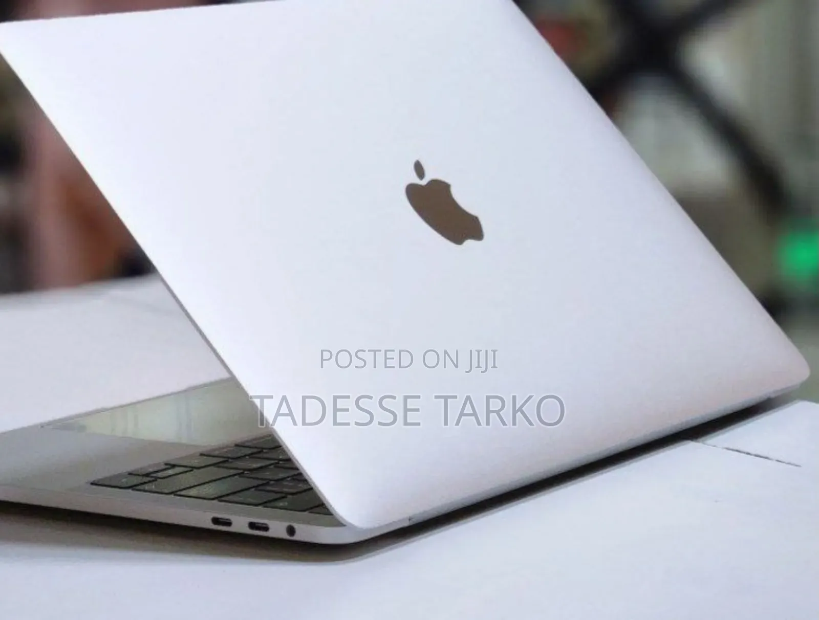 New Laptop Apple MacBook Pro 2018 8GB Intel Core i5 SSD 256GB