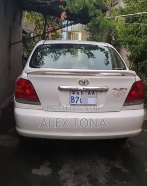 Toyota Platz 2005 White