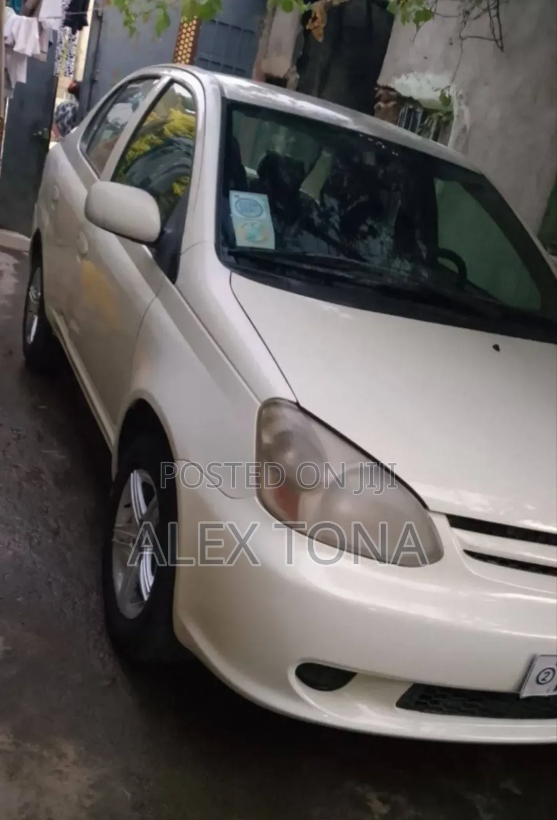 Toyota Platz 2005 White
