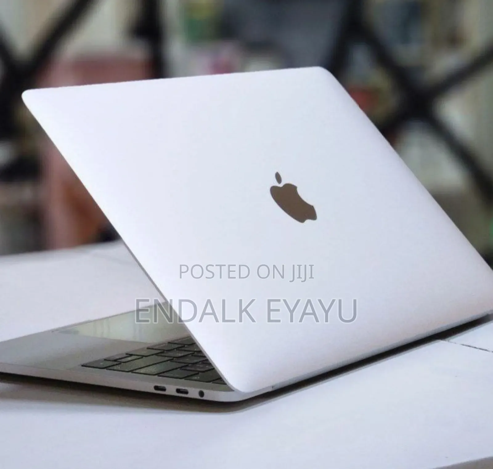 New Laptop Apple MacBook Pro 2018 8GB Intel Core i5 SSD 256GB