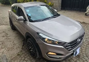 Hyundai Tucson 2018 Gold