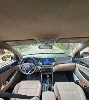 Hyundai Tucson 2018 Gold