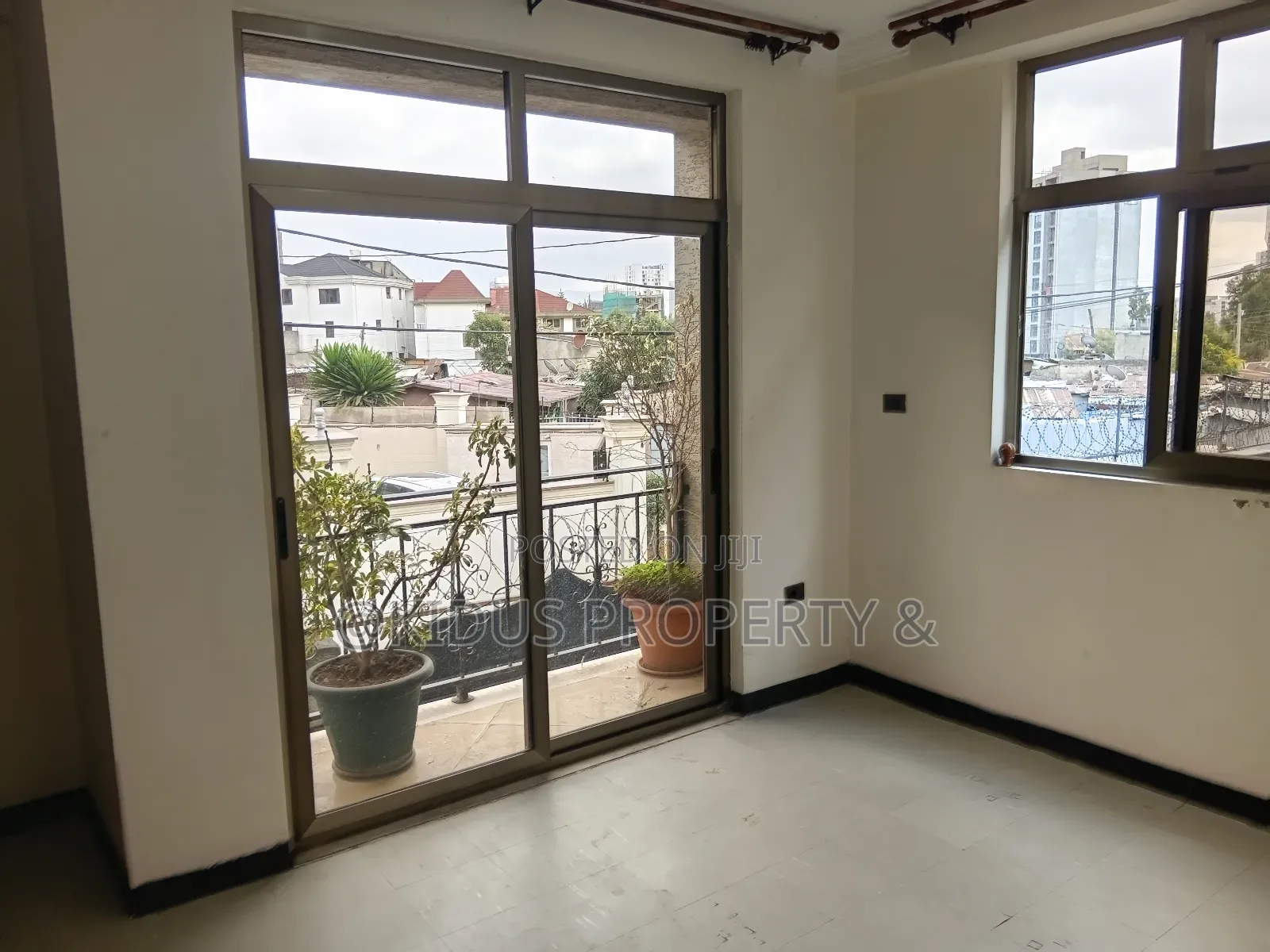 2bdrm Apartment in Lafto Mall(Adot), Lideta for rent